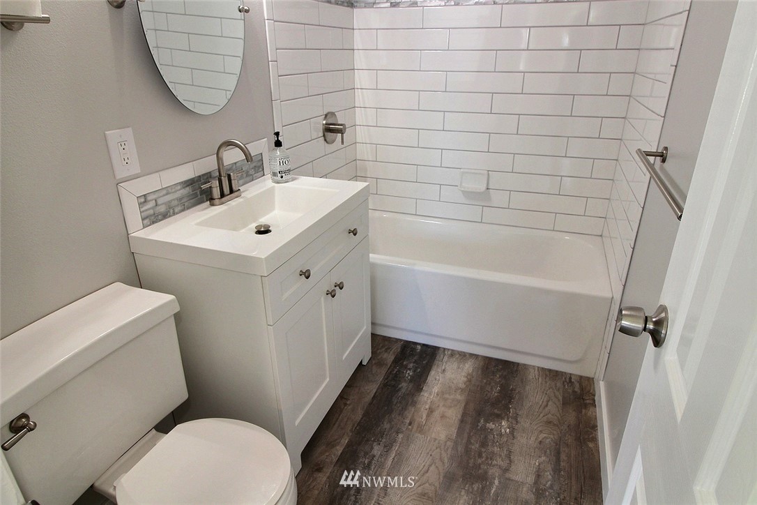 2303 Northeast 8th Place Renton, WA 98056 - Photo 13 of 25 Gallery Image 13