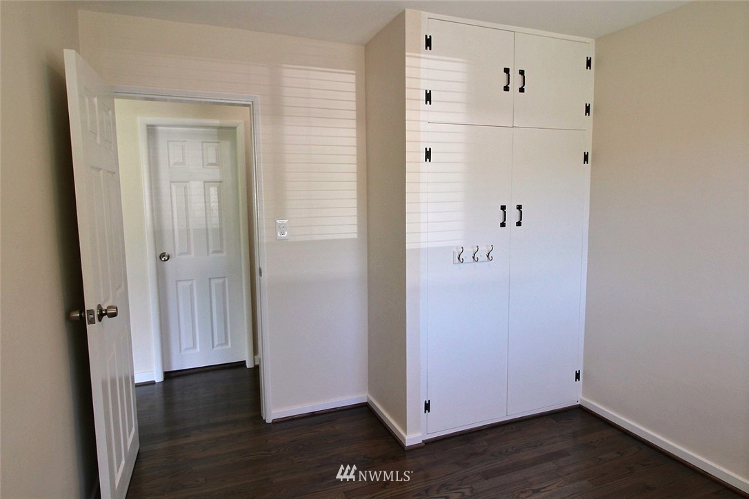 2303 Northeast 8th Place Renton, WA 98056 - Photo 15 of 25 Gallery Image 15