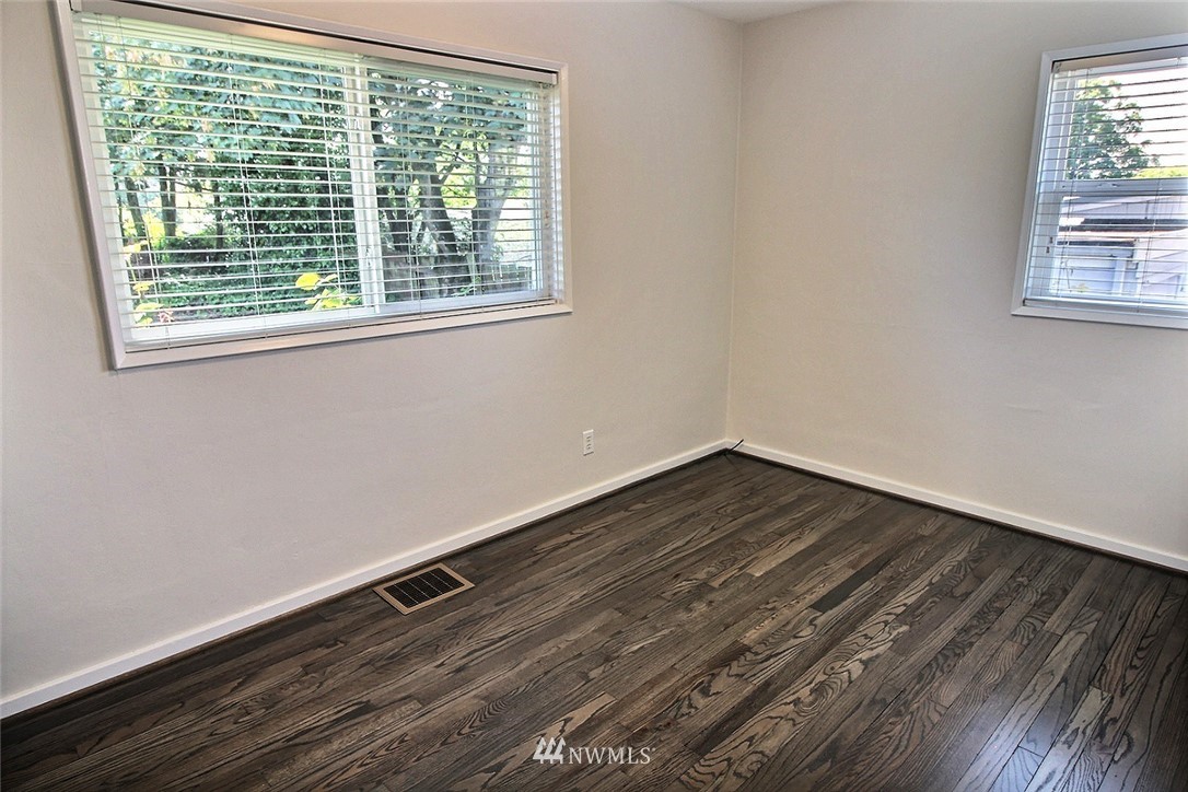 2303 Northeast 8th Place Renton, WA 98056 - Photo 16 of 25 Gallery Image 16
