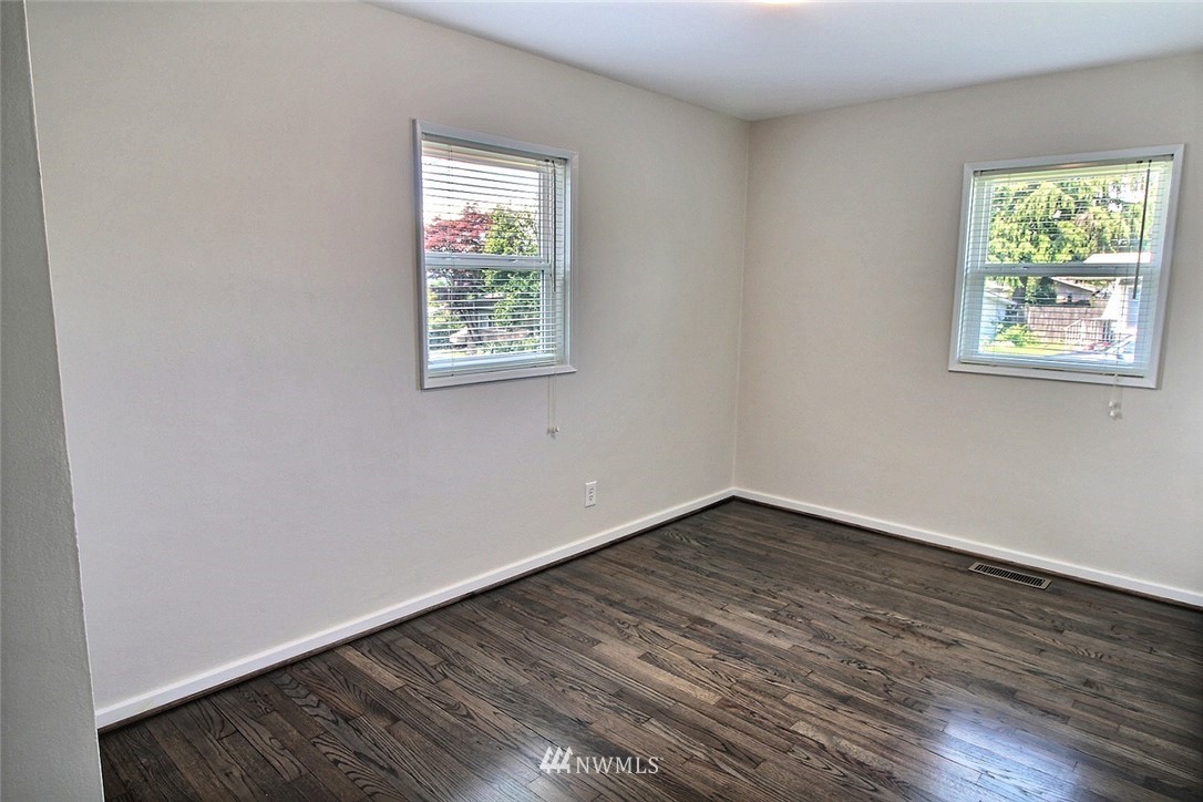 2303 Northeast 8th Place Renton, WA 98056 - Photo 18 of 25 Gallery Image 18