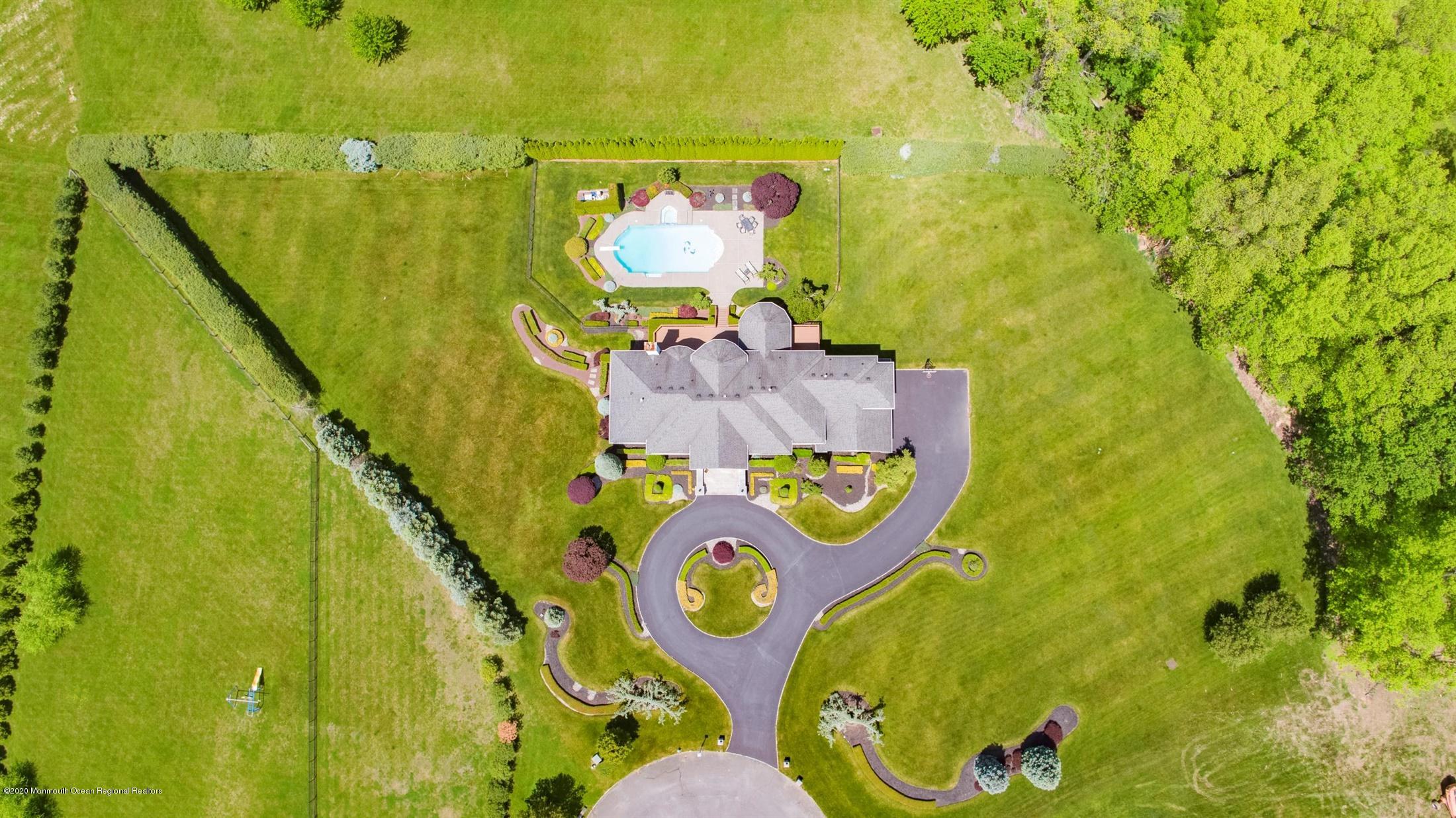 24 Shallow Brook Road Morganville, NJ 07751 - Photo 58 of 71 10-3917718