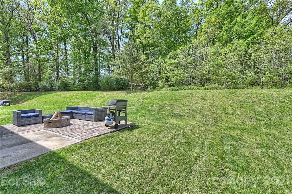 923 Rook Road Charlotte, NC 28216 - Photo 34 of 36 a view of a park with large trees