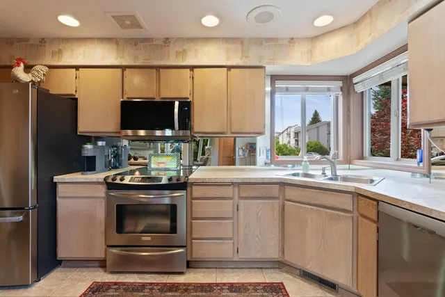 $460,000 | 3001 Winthrop Lane, Unit 3001, Spokane, WA 99203