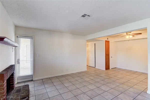 $1,050 | 1701 East Katie Avenue, Unit 95, Las Vegas, NV 89119