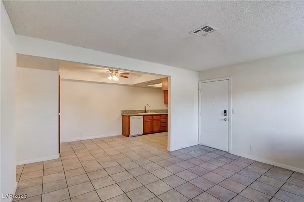 $1,050 | 1701 East Katie Avenue, Unit 95, Las Vegas, NV 89119
