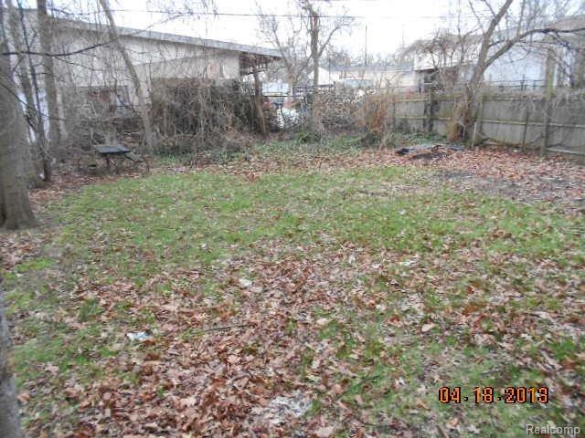 516 Stratford Road Ferndale, MI 48220 - Photo 2 of 16 Back Yard