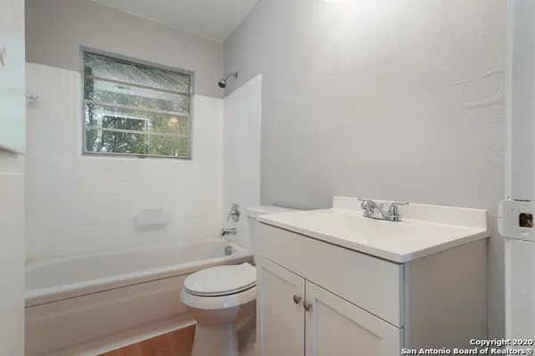 $1,300 | 435 West Bedford Avenue, San Antonio, TX 78226