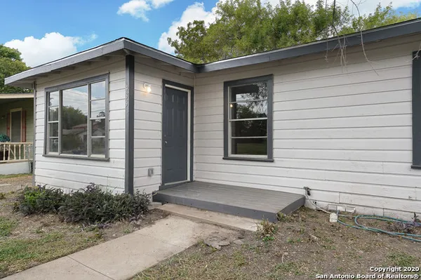 $1,300 | 435 West Bedford Avenue, San Antonio, TX 78226