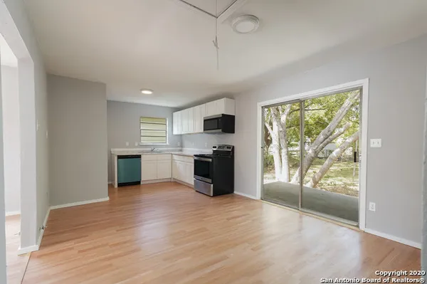 $1,300 | 435 West Bedford Avenue, San Antonio, TX 78226
