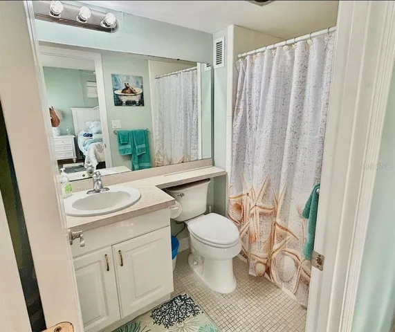 $6,500 | 1215 South Portofino Drive, Unit 202, Sarasota, FL 34242