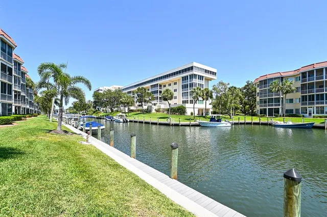 $6,500 | 1215 South Portofino Drive, Unit 202, Sarasota, FL 34242
