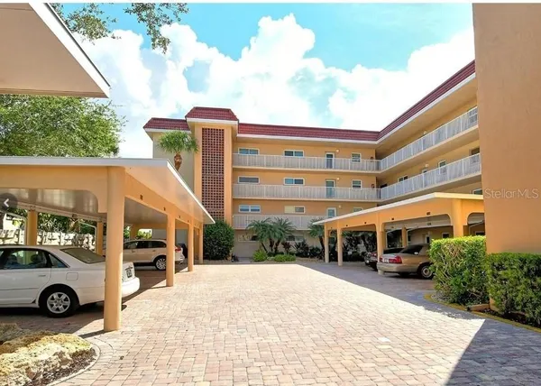 $6,500 | 1215 South Portofino Drive, Unit 202, Sarasota, FL 34242