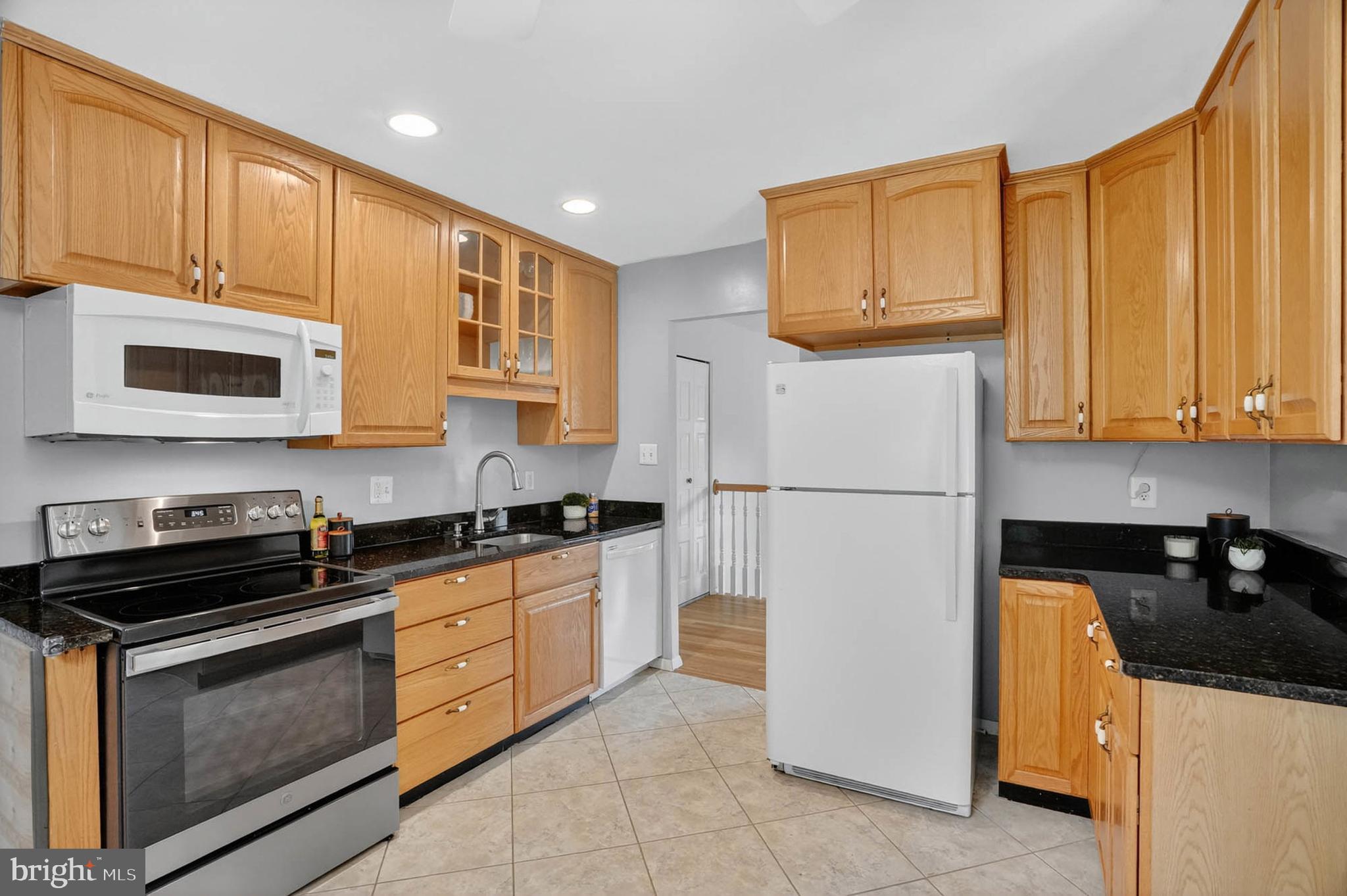 8408 Snowden Loop Laurel, MD 20708 - Photo 10 of 32