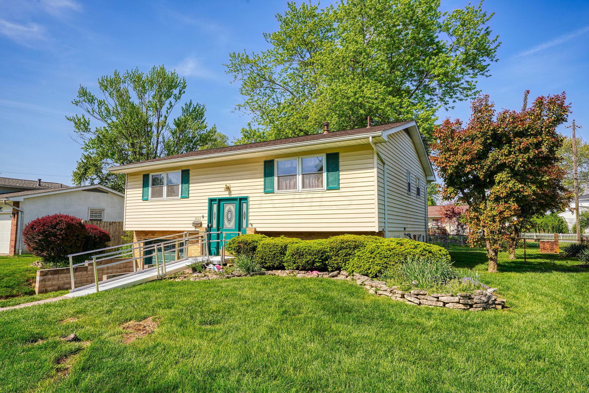 3533 Devin Road Grove City, OH 43123 - Photo 3 of 31 3533 Devin Rd (8)