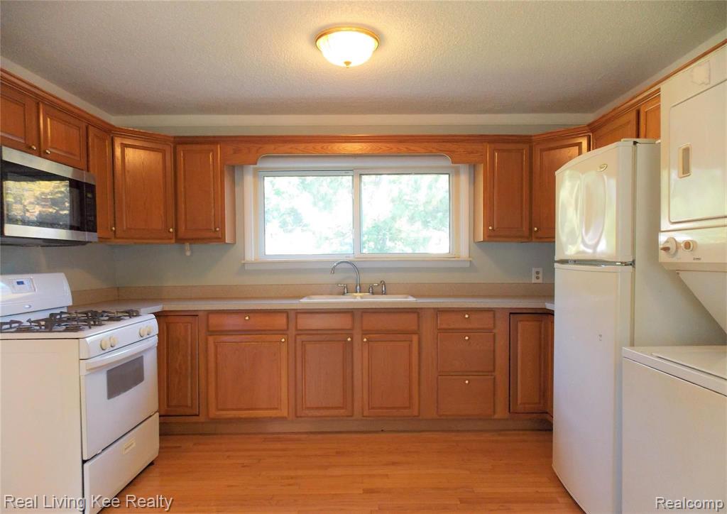 1857 Dawes Avenue Rochester Hills, MI 48307 - Photo 12 of 27