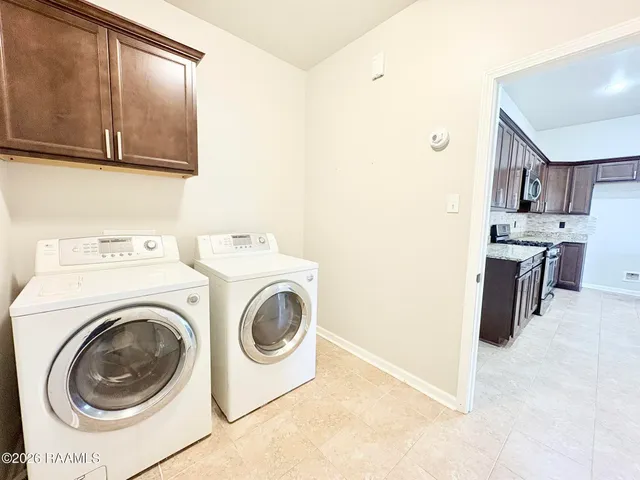 $1,975 | 129 Gray Birch Loop, Youngsville, LA 70592