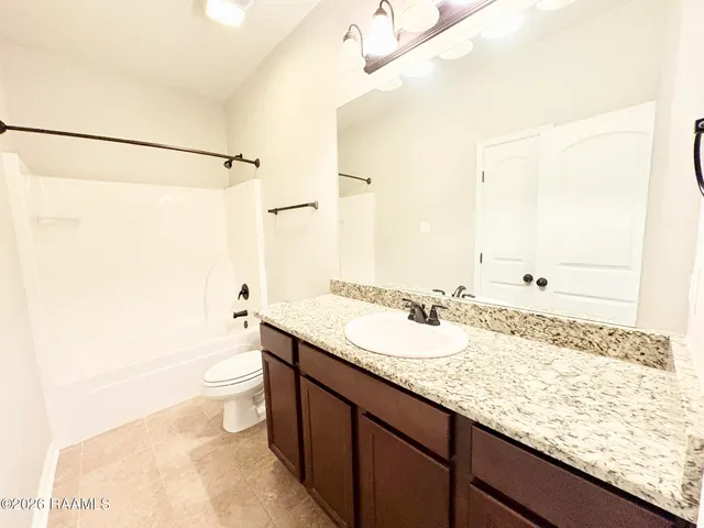 $1,975 | 129 Gray Birch Loop, Youngsville, LA 70592