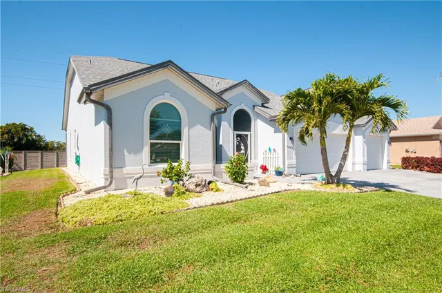 $499,900 | 22806 Snaptail Court, Estero, FL 33928