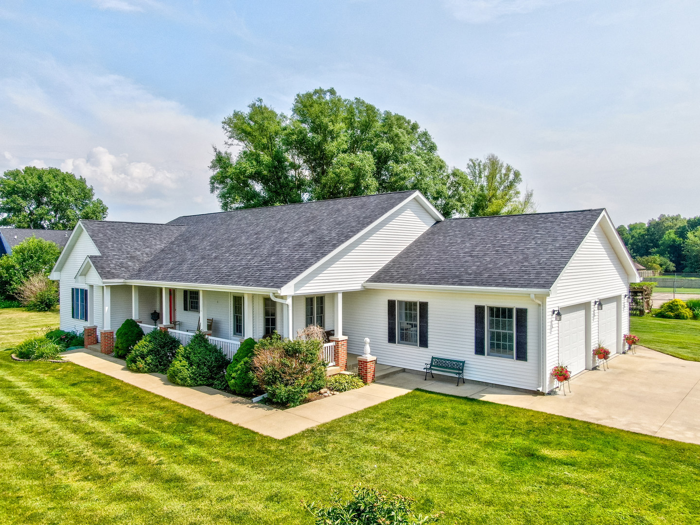 1864 North 31st Road Ottawa, IL 61350 - Photo 1 of 33