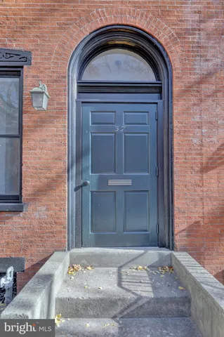 $1,750 | 37 South Lime Street, Unit 1, Lancaster, PA 17602