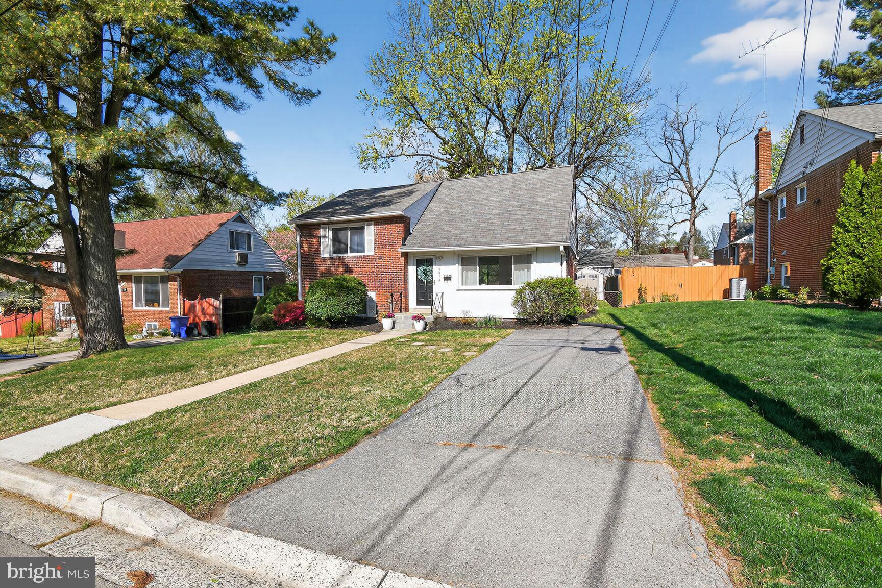 9914 Grayson Avenue Silver Spring, MD 20901 - Photo 3 of 27