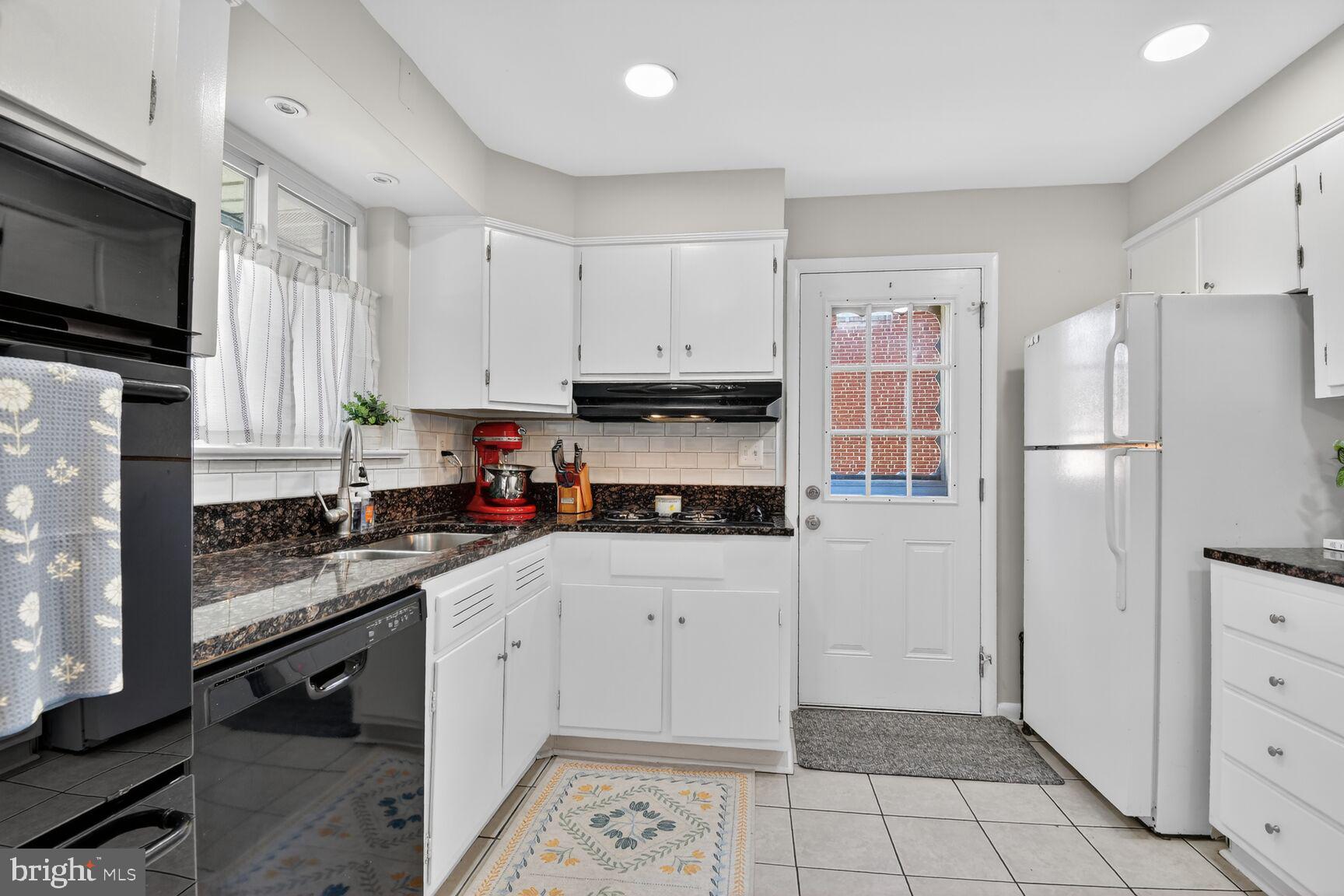 9914 Grayson Avenue Silver Spring, MD 20901 - Photo 9 of 27