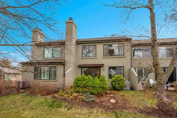 $419,900 | 196 Shoreline Road, Lake Barrington, IL 60010