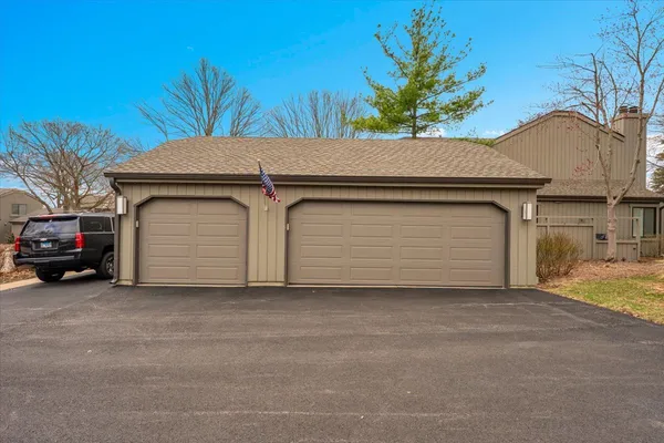 $419,900 | 196 Shoreline Road, Lake Barrington, IL 60010