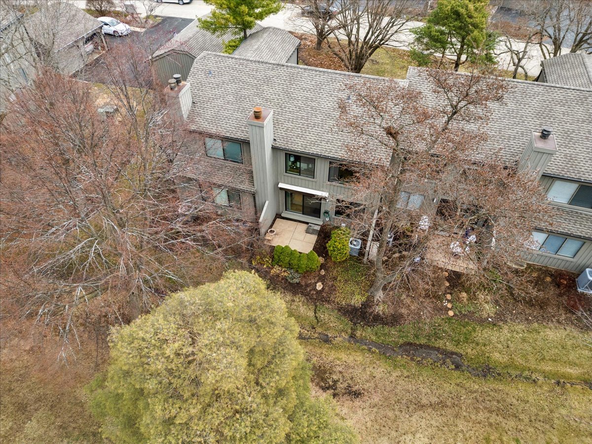 196 Shoreline Road Lake Barrington, IL 60010 - Photo 27 of 33