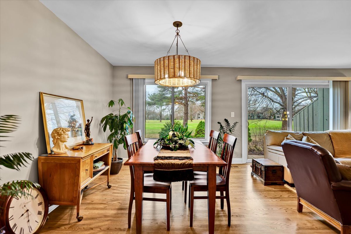 196 Shoreline Road Lake Barrington, IL 60010 - Photo 9 of 33