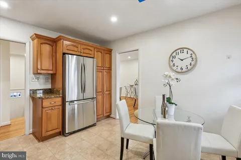 $899,000 | 11712 Seven Locks Road, Potomac, MD 20854