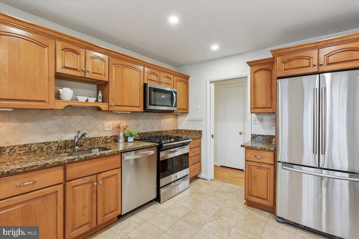 11712 Seven Locks Road Potomac, MD 20854 - Photo 14 of 55