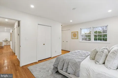 $899,000 | 11712 Seven Locks Road, Potomac, MD 20854