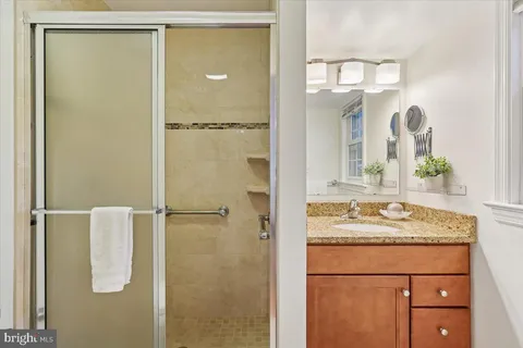 $899,000 | 11712 Seven Locks Road, Potomac, MD 20854