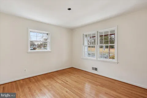 $899,000 | 11712 Seven Locks Road, Potomac, MD 20854