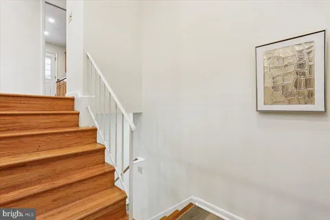 $899,000 | 11712 Seven Locks Road, Potomac, MD 20854