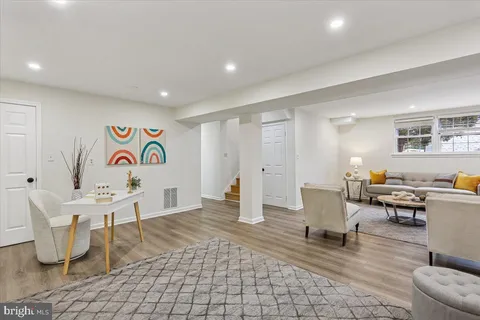 $899,000 | 11712 Seven Locks Road, Potomac, MD 20854