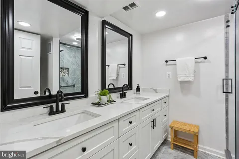 $899,000 | 11712 Seven Locks Road, Potomac, MD 20854