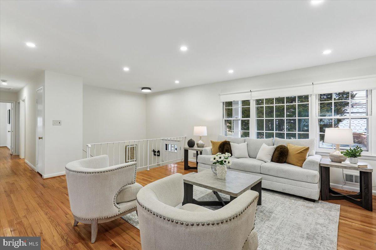 11712 Seven Locks Road Potomac, MD 20854 - Photo 4 of 55