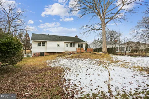 $899,000 | 11712 Seven Locks Road, Potomac, MD 20854