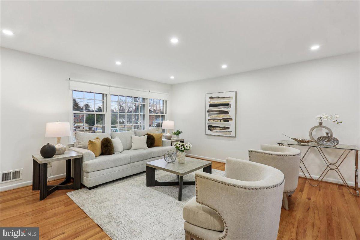 11712 Seven Locks Road Potomac, MD 20854 - Photo 5 of 55