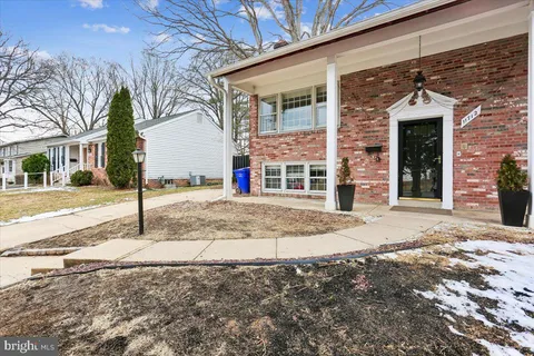 $899,000 | 11712 Seven Locks Road, Potomac, MD 20854