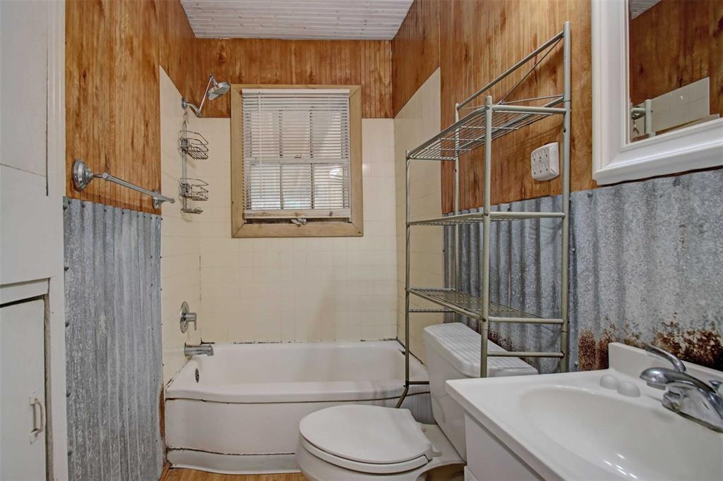 415 Turner Street Cleburne, TX 76033 - Photo 12 of 18