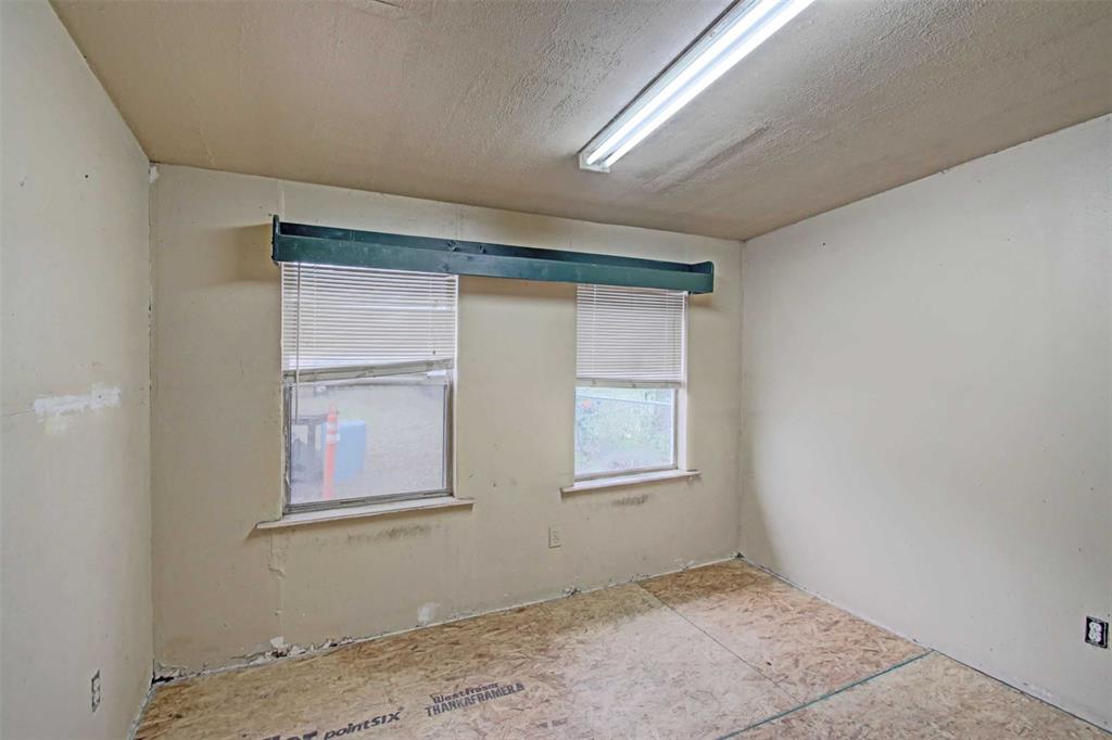 415 Turner Street Cleburne, TX 76033 - Photo 14 of 18