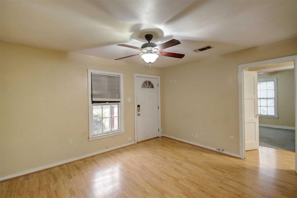 415 Turner Street Cleburne, TX 76033 - Photo 4 of 18