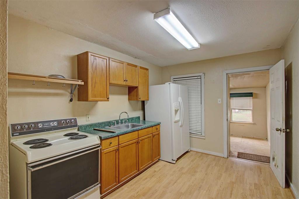 415 Turner Street Cleburne, TX 76033 - Photo 6 of 18