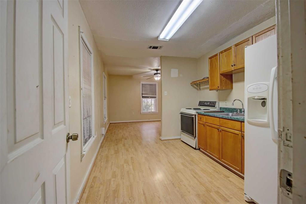 415 Turner Street Cleburne, TX 76033 - Photo 7 of 18