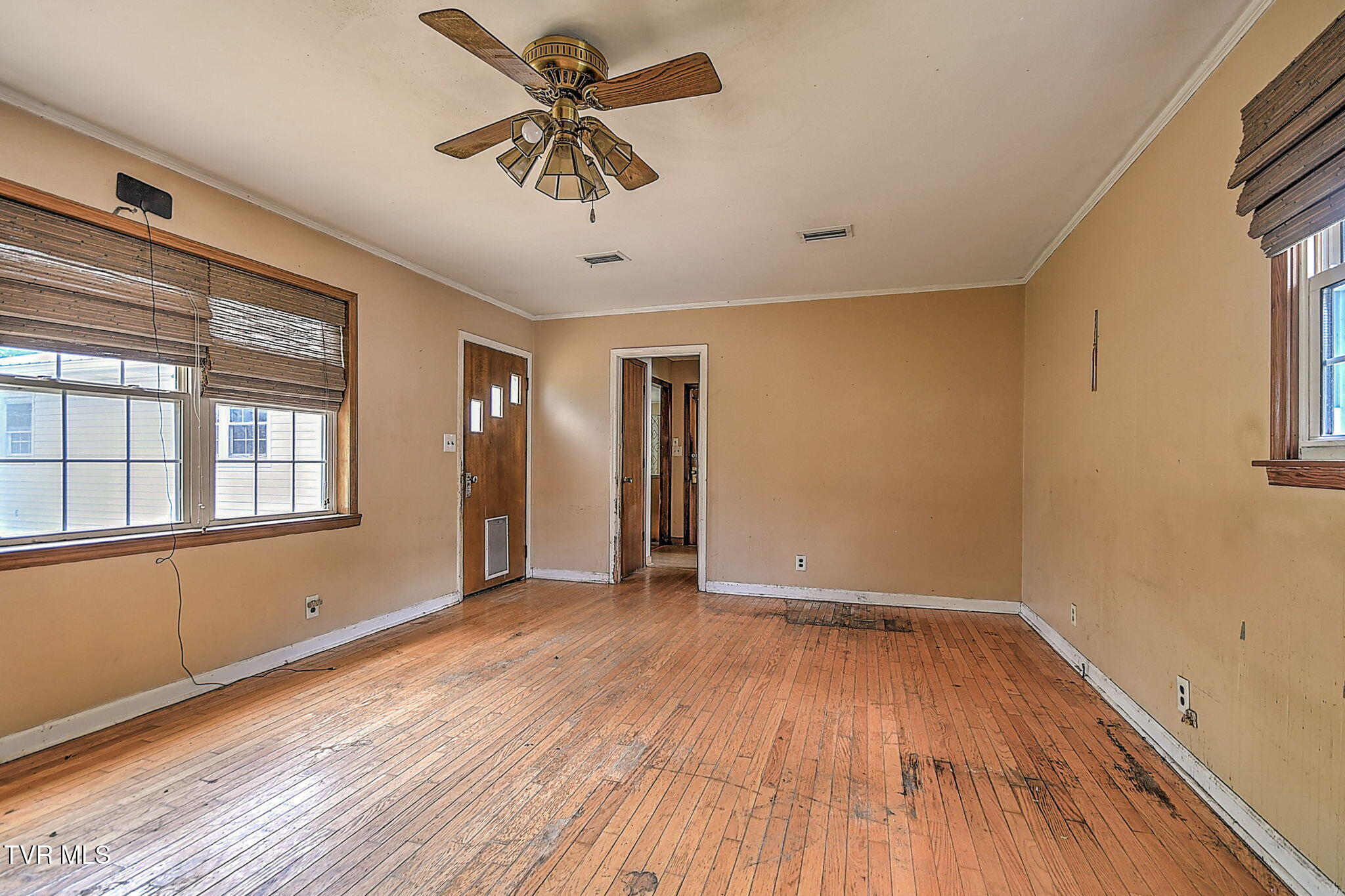 412 South Main Street Elizabethton, TN 37643 - Photo 22 of 34 14-web-or-mls-412 S Main JH-15