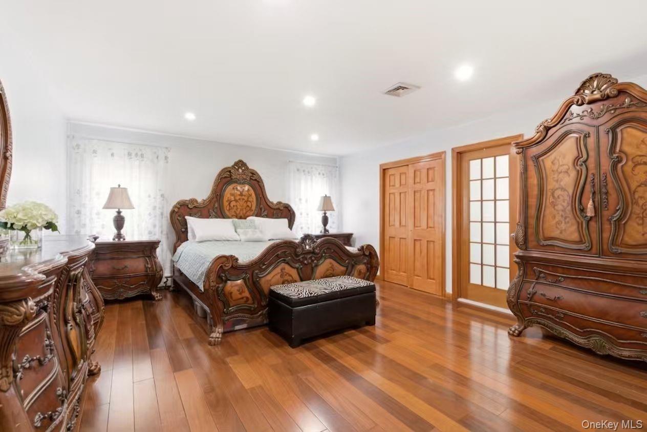 319 38th Road Queens, NY 11363 - Photo 16 of 41 Gallery Image 16