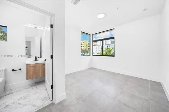 $4,750 | 526 Southwest 2nd Street, Unit 1, Miami, FL 33130